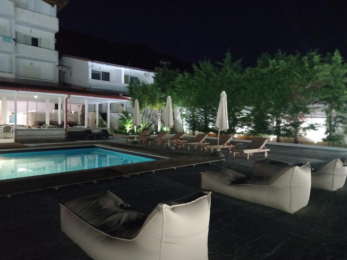 Hotel Relax Dhërmi Exterior foto